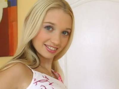 Slim Teen Naughty with a Dildo